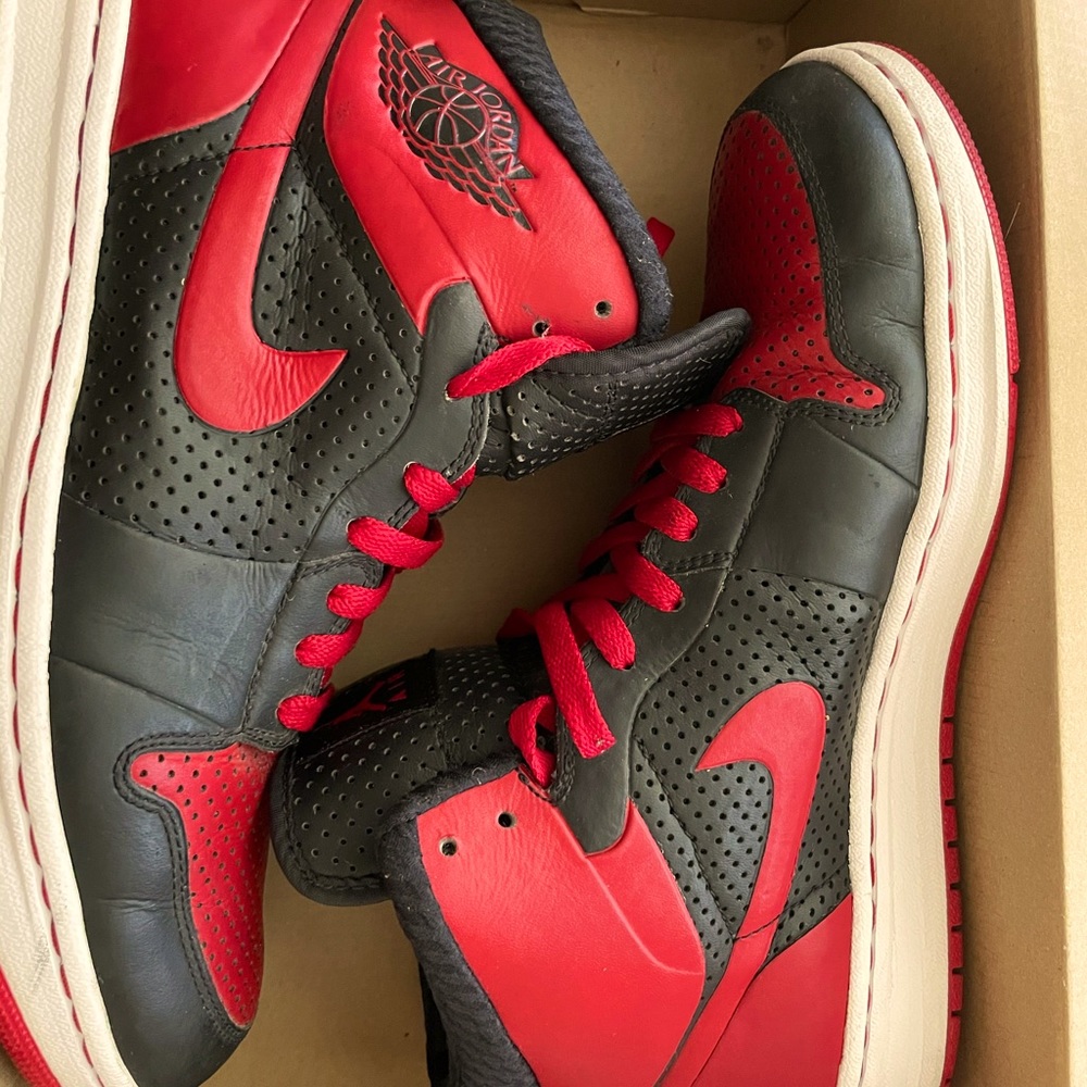Air Jordan 1 Mid